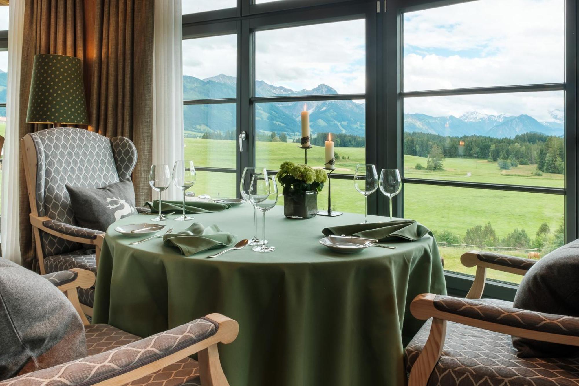 Sonnenalp Resort أوفتيرشفانغ المظهر الخارجي الصورة